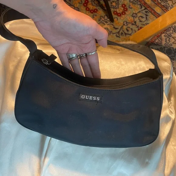 GUESS Black Nylon Y2k Shoulder Bag - Picture 6 of 7